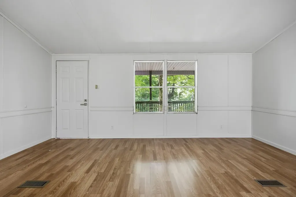 565 Clint Flowers Road Mc Ewen TN 37101