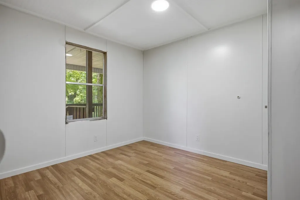 565 Clint Flowers Road Mc Ewen TN 37101