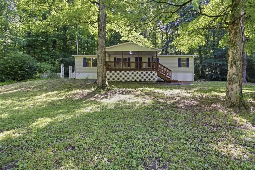 565 Clint Flowers Road Mc Ewen TN 37101
