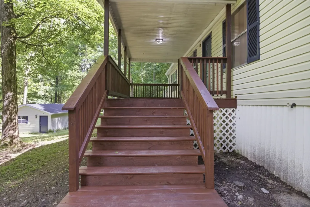 565 Clint Flowers Road Mc Ewen TN 37101