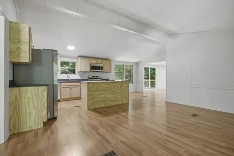 565 Clint Flowers Road Mc Ewen TN 37101