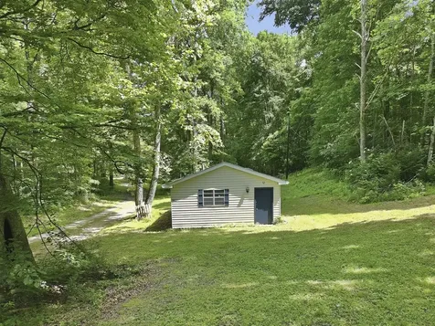 565 Clint Flowers Road Mc Ewen TN 37101