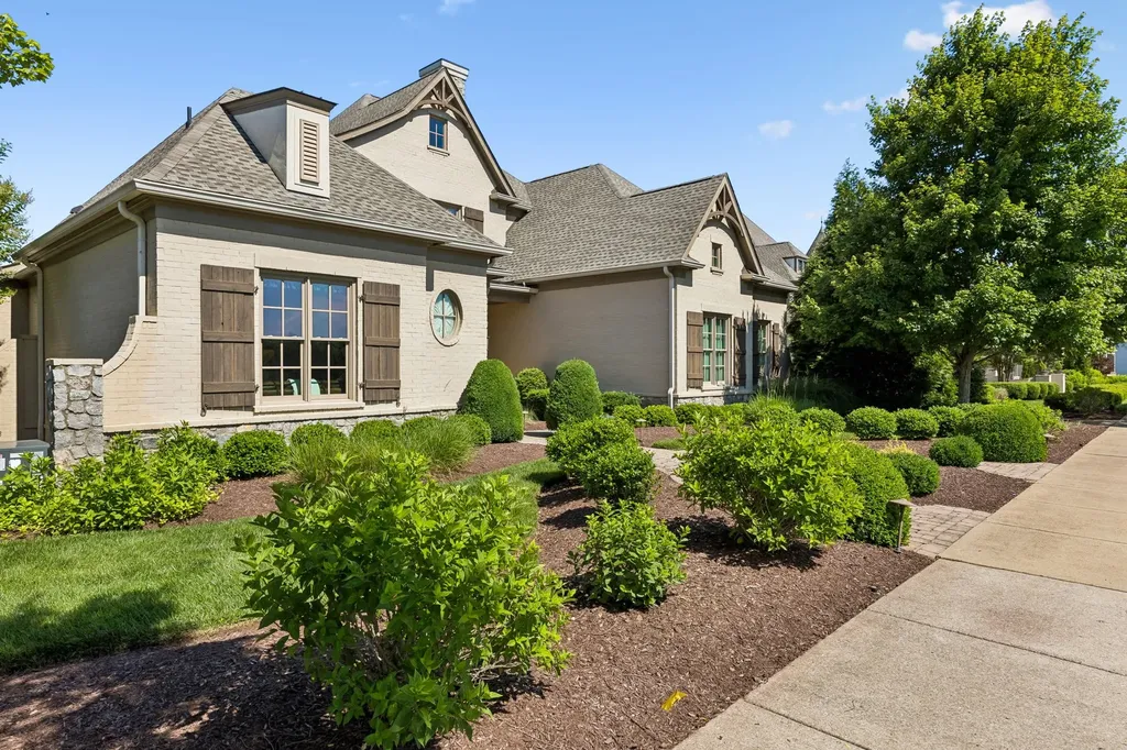 5089 Native Pony Trail College Grove TN 37046