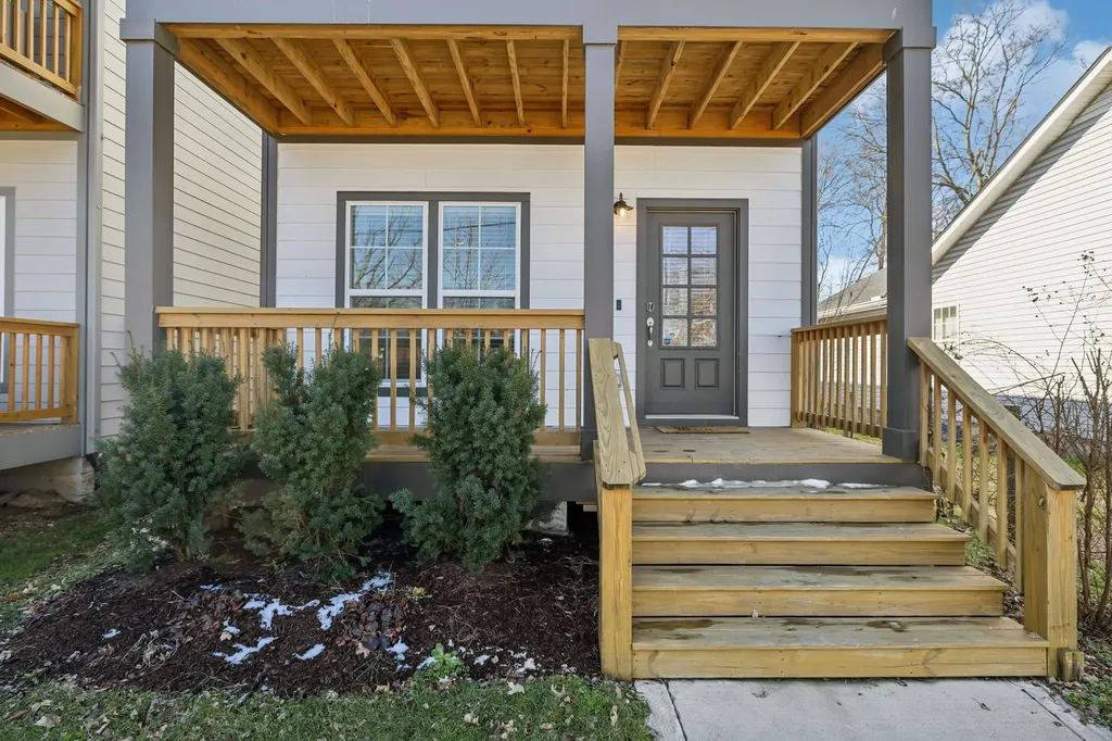 1609B 9th Ave, N Nashville TN 37208