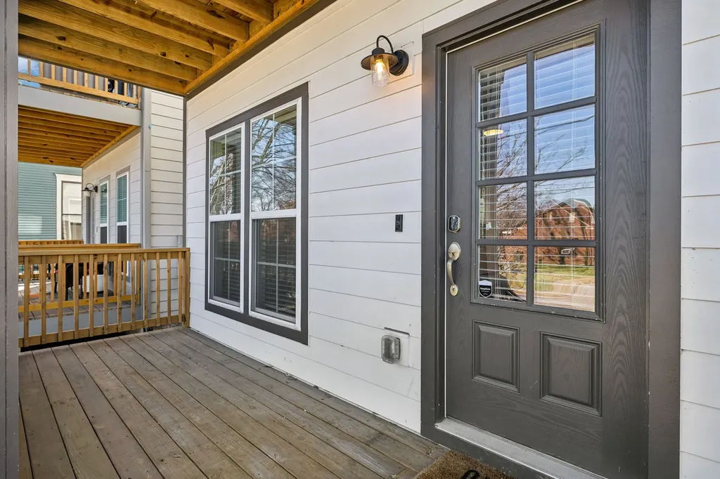 1609B 9th Ave, N Nashville TN 37208