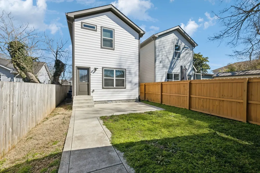 1609B 9th Ave, N Nashville TN 37208
