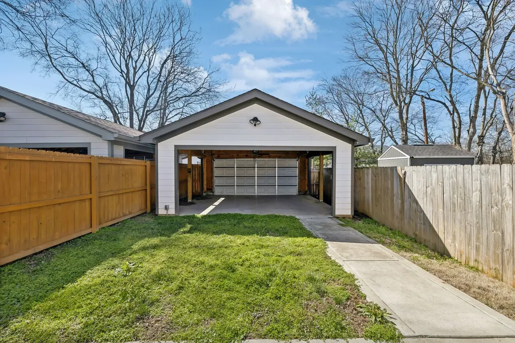 1609B 9th Ave, N Nashville TN 37208