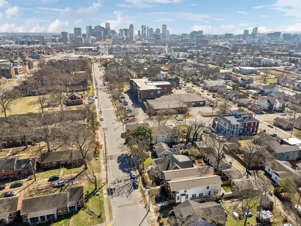 1609B 9th Ave, N Nashville TN 37208