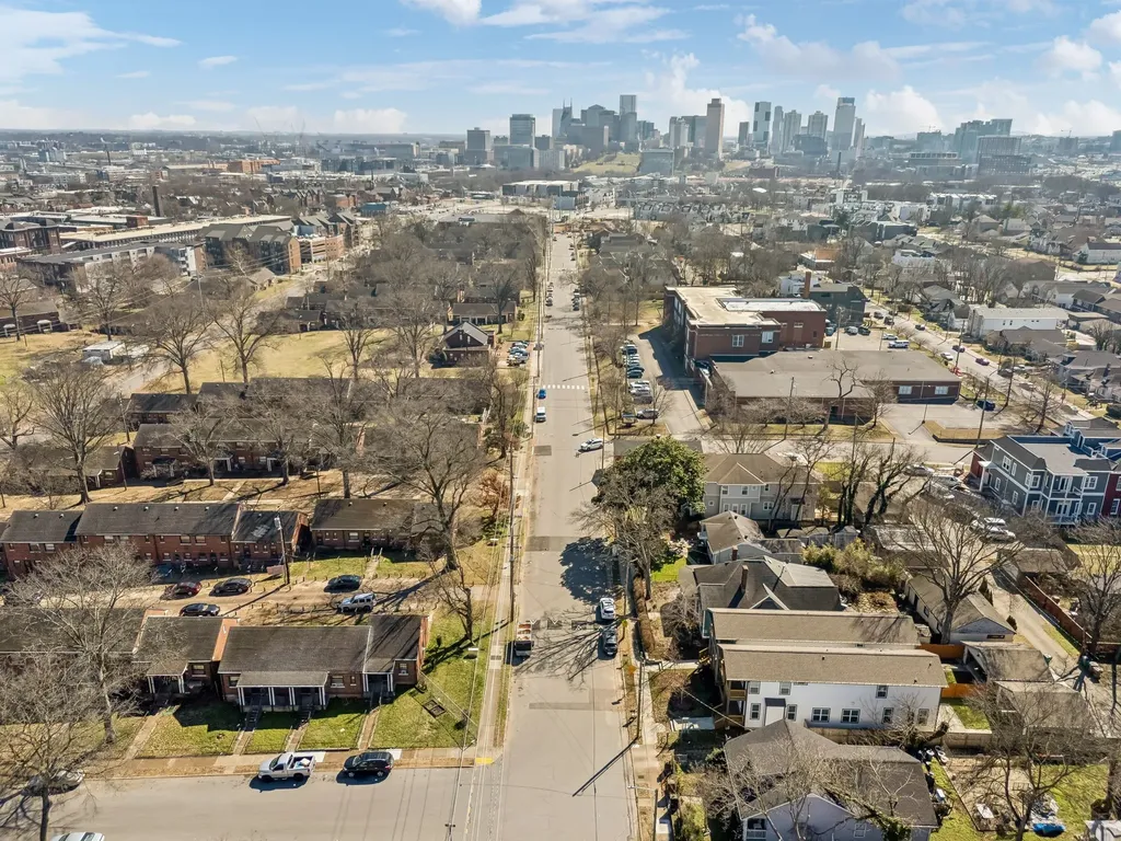 1609B 9th Ave, N Nashville TN 37208