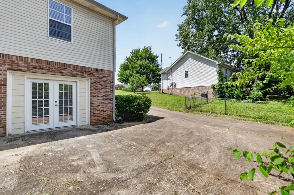 1009 Monica Drive Clarksville TN 37042
