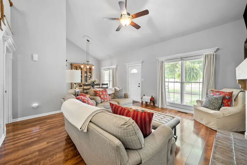 1215 Bark Ridge Circle Hopkinsville KY 42240