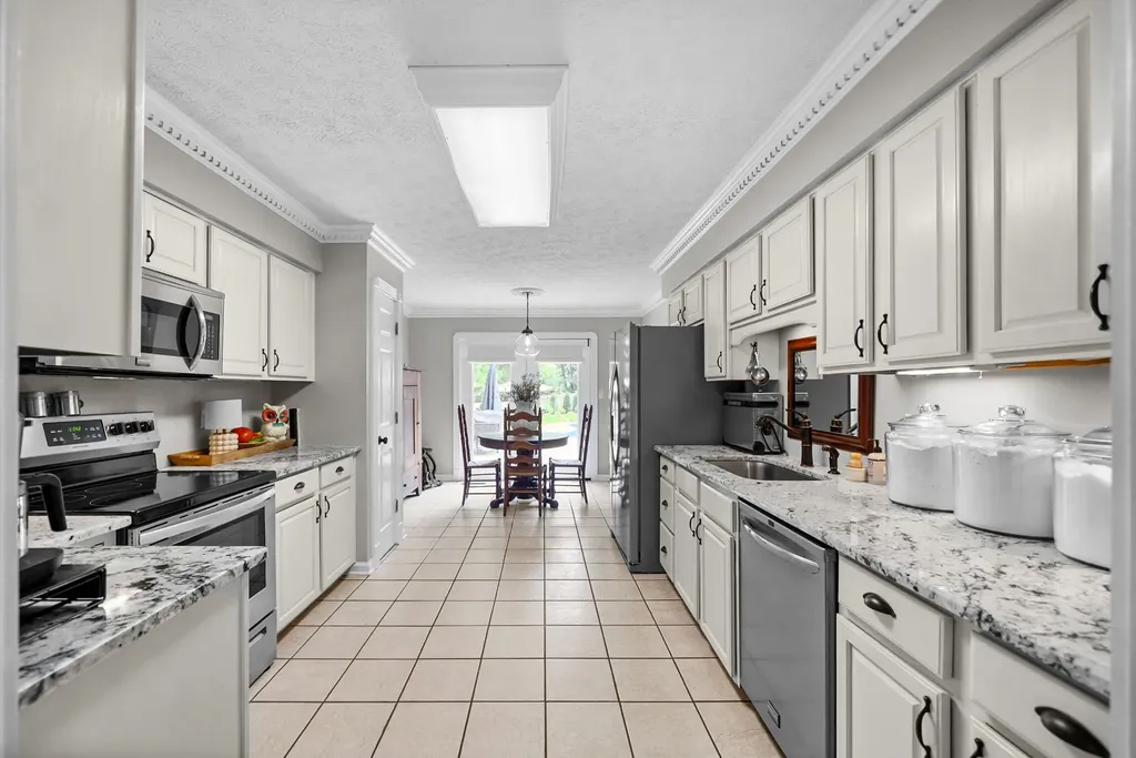 1215 Bark Ridge Circle Hopkinsville KY 42240