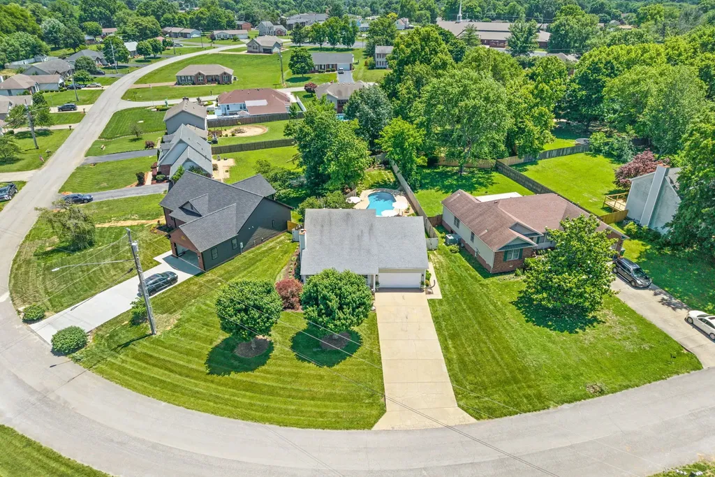1215 Bark Ridge Circle Hopkinsville KY 42240