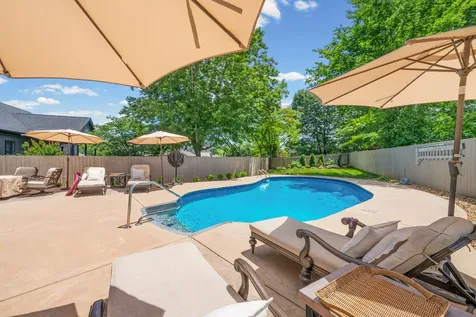 1215 Bark Ridge Circle Hopkinsville KY 42240