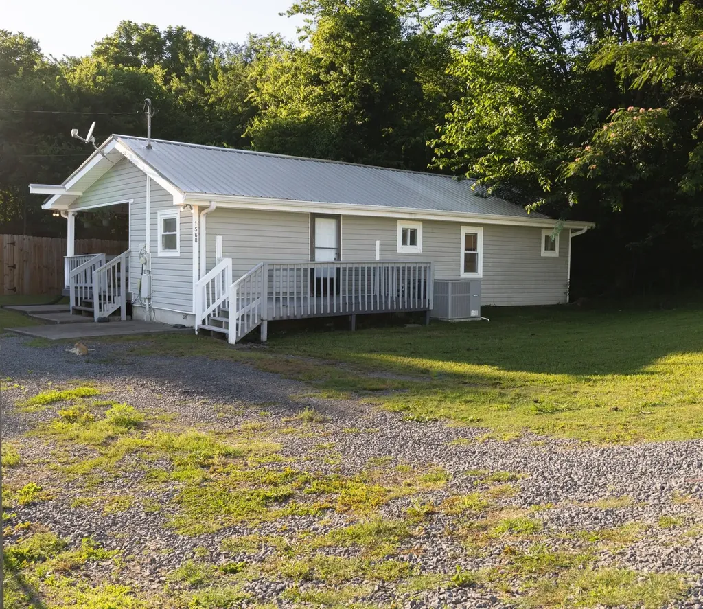 1568 Perry Street, SE Cleveland TN 37311