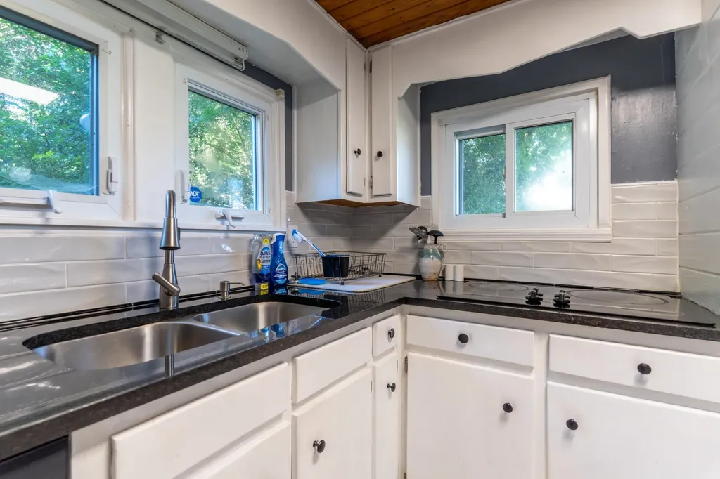 1568 Perry Street, SE Cleveland TN 37311