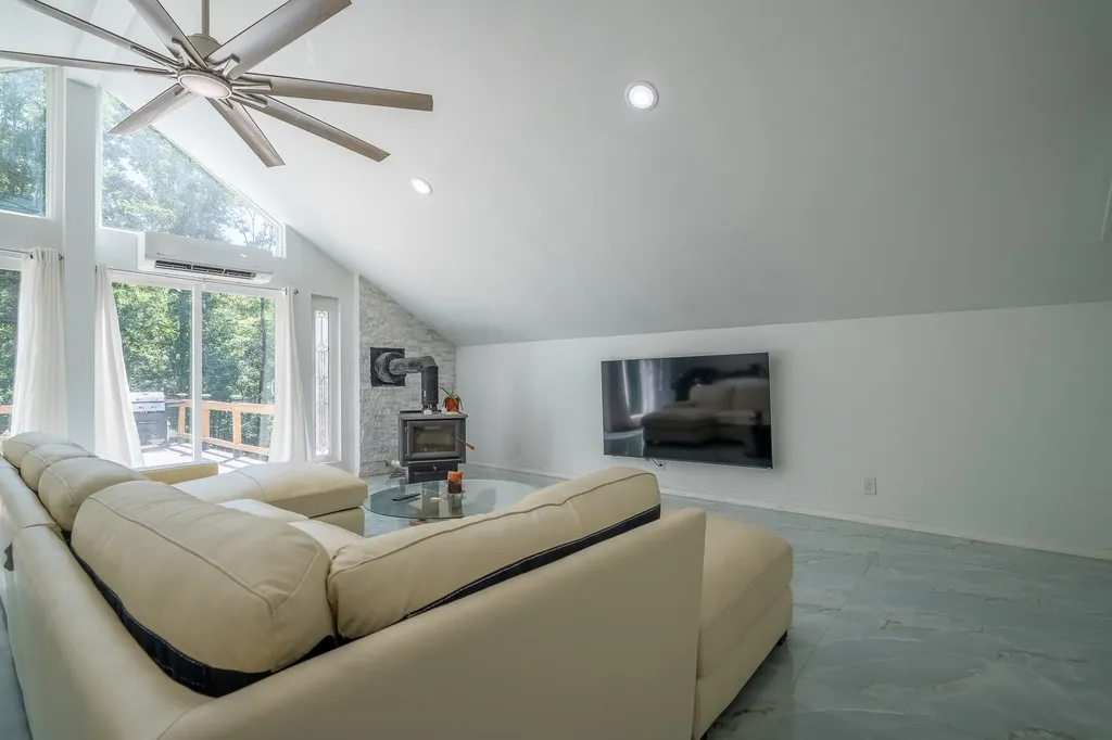 1239 Cherokee Road Waynesboro TN 38485