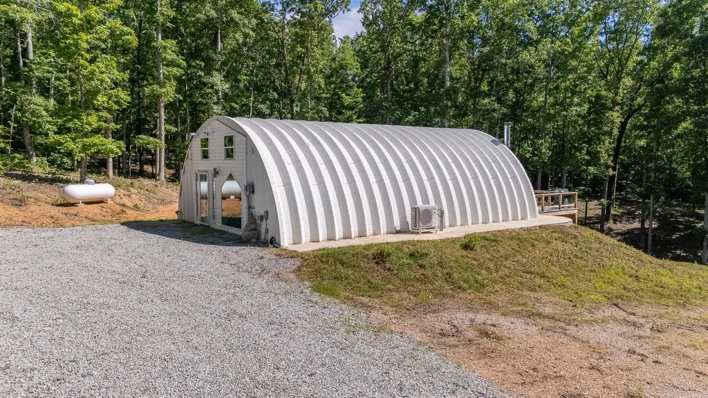 1239 Cherokee Road Waynesboro TN 38485
