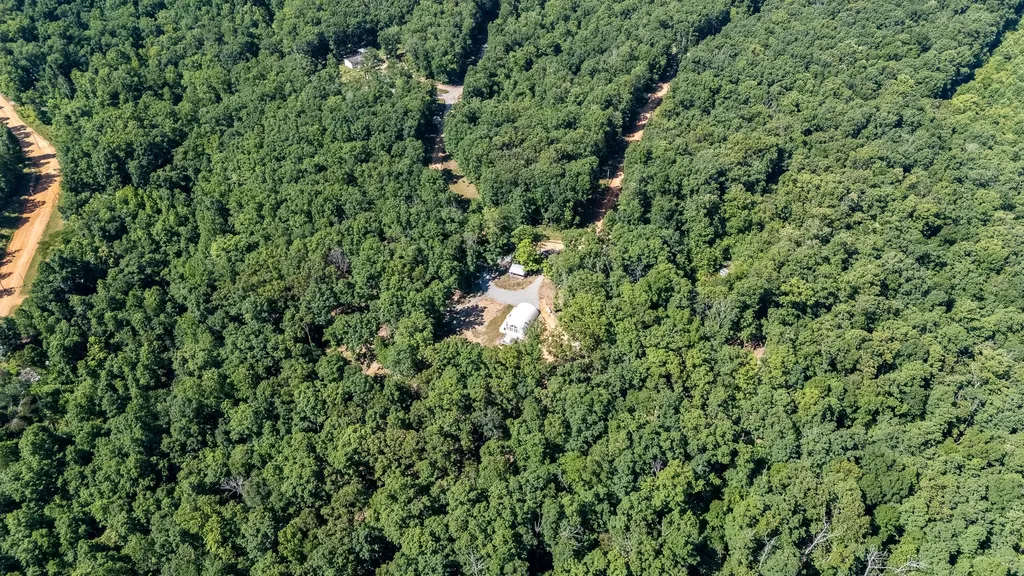 1239 Cherokee Road Waynesboro TN 38485