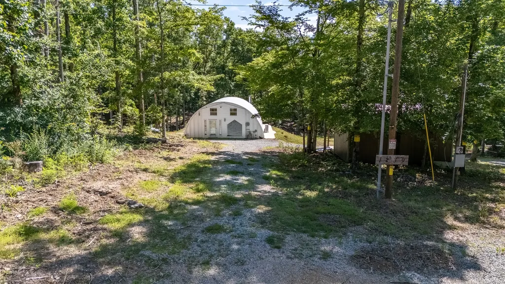 1239 Cherokee Road Waynesboro TN 38485