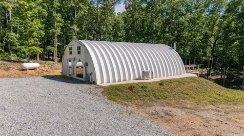 1239 Cherokee Road Waynesboro TN 38485
