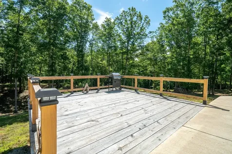 1239 Cherokee Road Waynesboro TN 38485