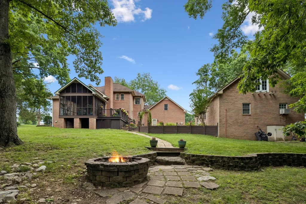 1171 S Wrights Lane Gallatin TN 37066