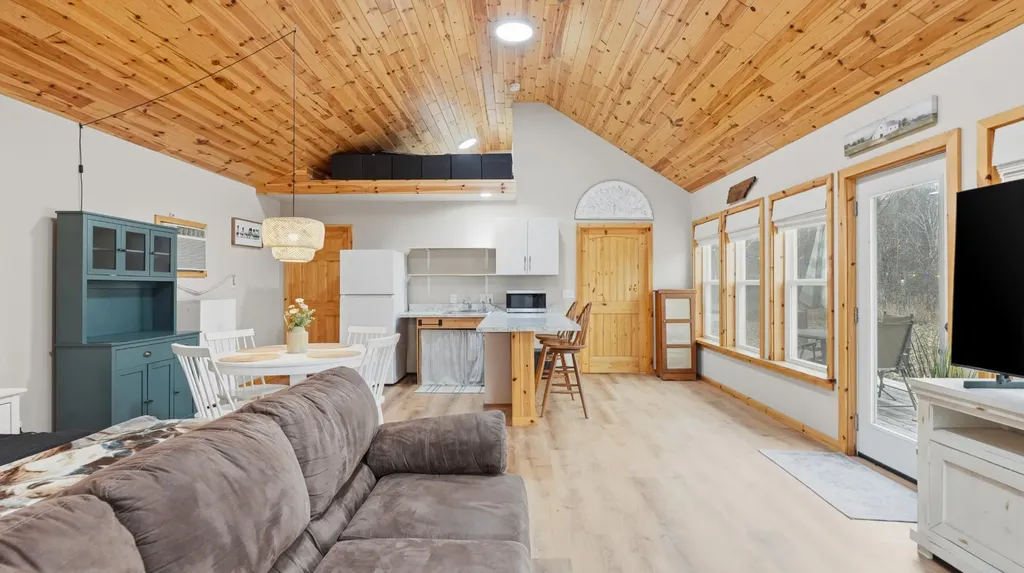 1015 Strawhill Road, SE Cleveland TN 37323