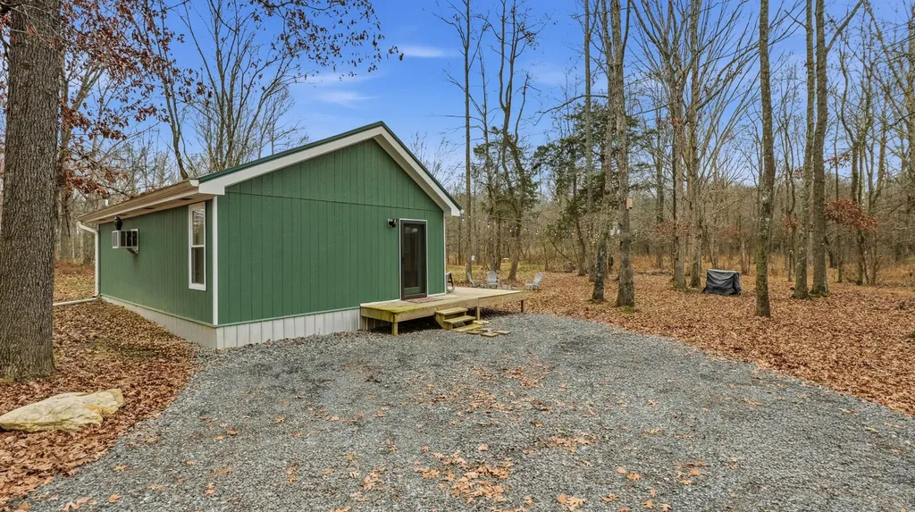 1015 Strawhill Road, SE Cleveland TN 37323