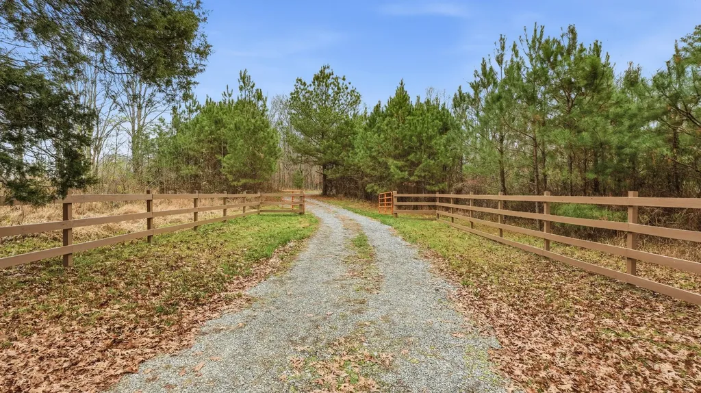 1015 Strawhill Road, SE Cleveland TN 37323