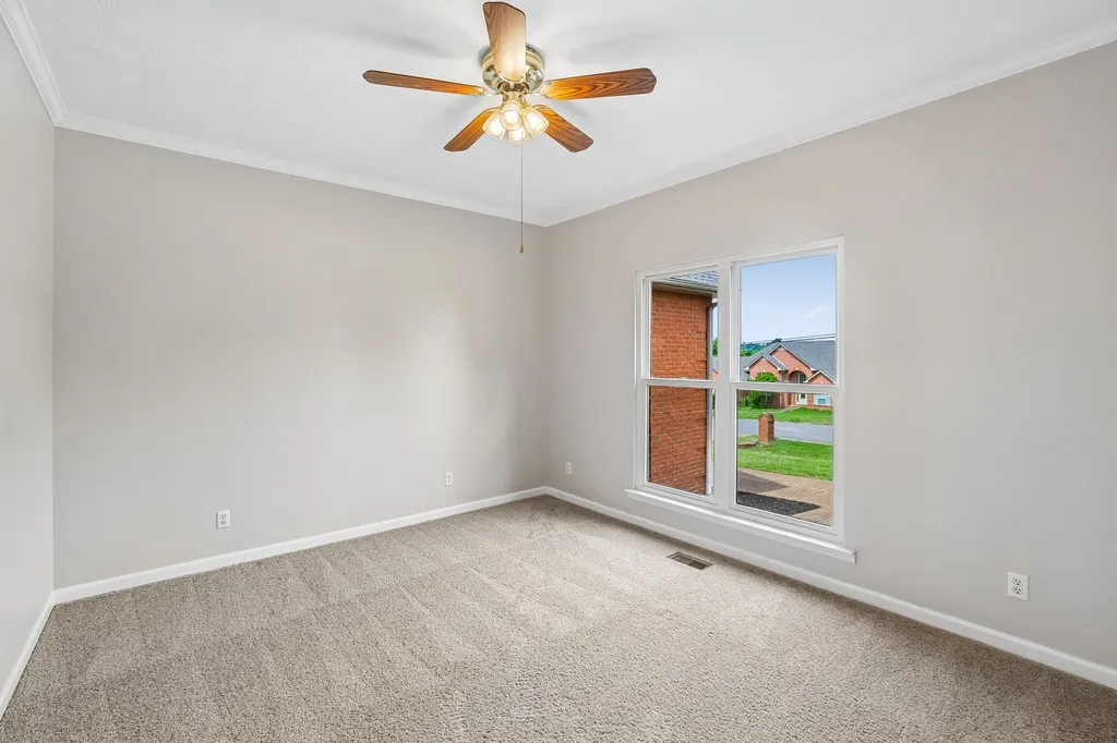 213 Fox Hunt Lane Lebanon TN 37087