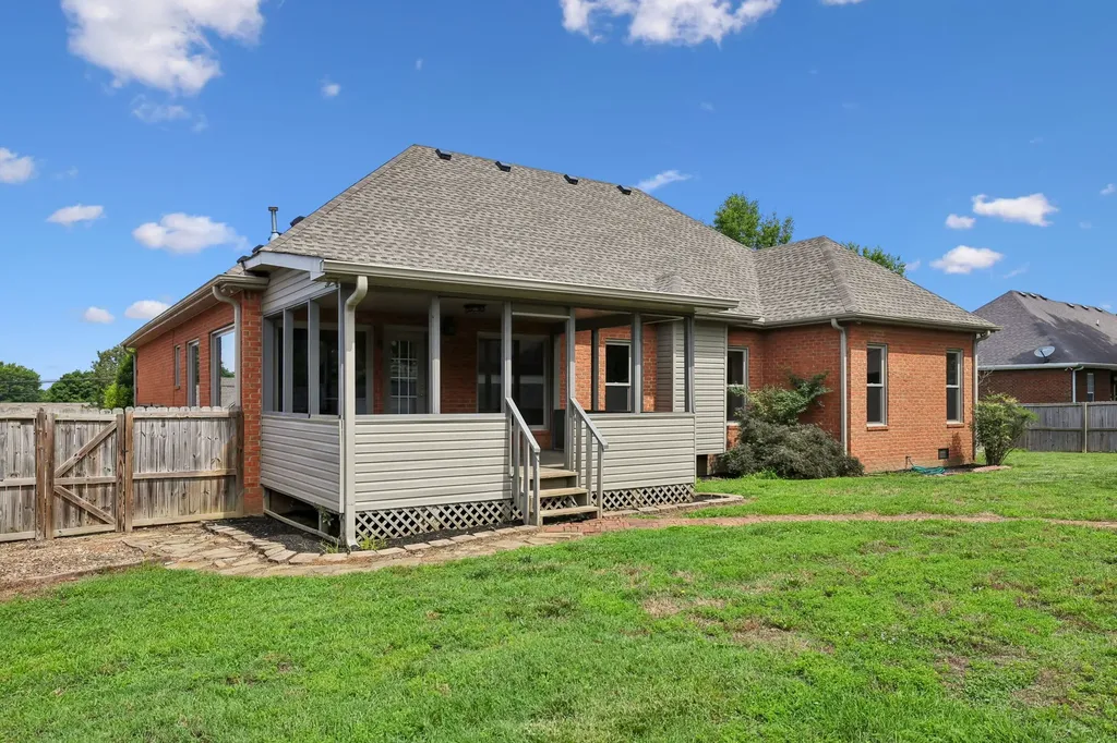 213 Fox Hunt Lane Lebanon TN 37087