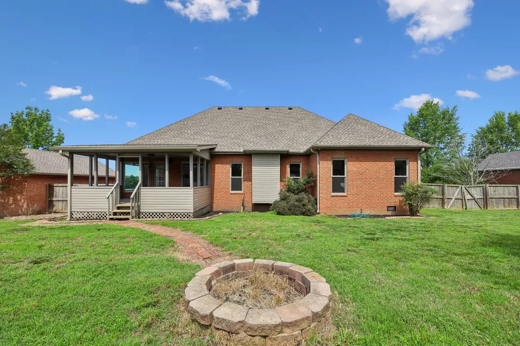 213 Fox Hunt Lane Lebanon TN 37087