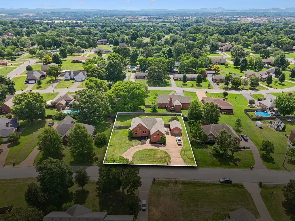 213 Fox Hunt Lane Lebanon TN 37087