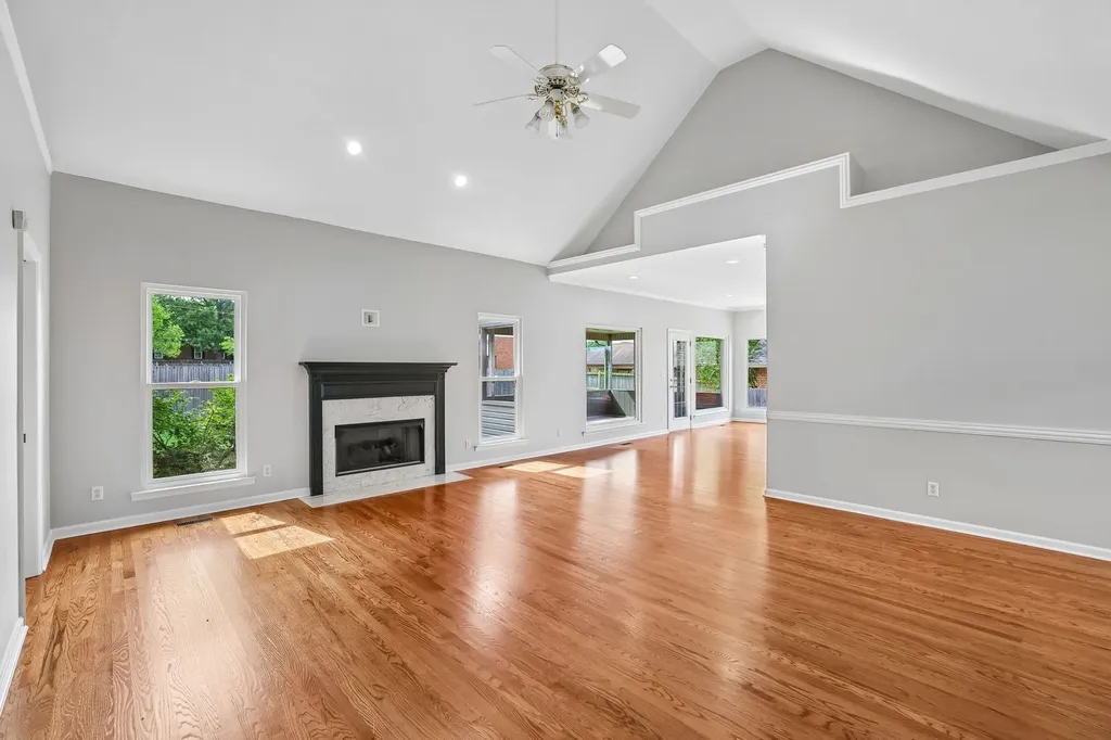 213 Fox Hunt Lane Lebanon TN 37087