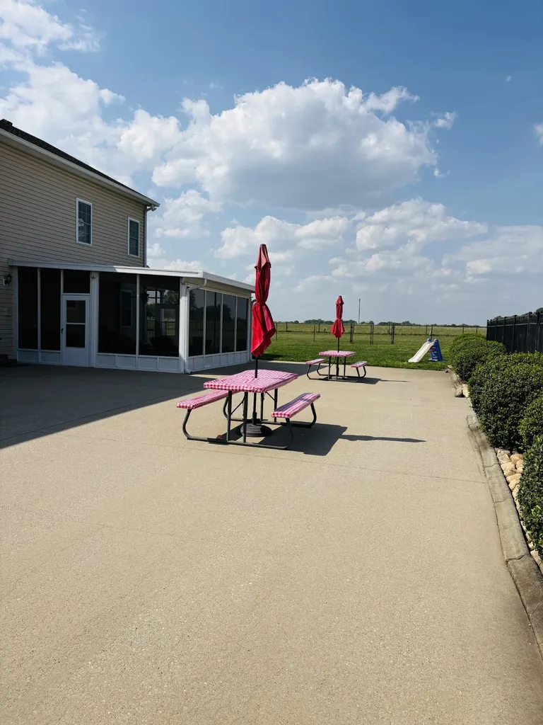 684 Matlock Road Bowling Green KY 42104