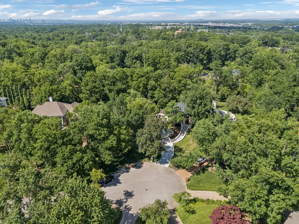 827 Maxwell Court Nashville TN 37220