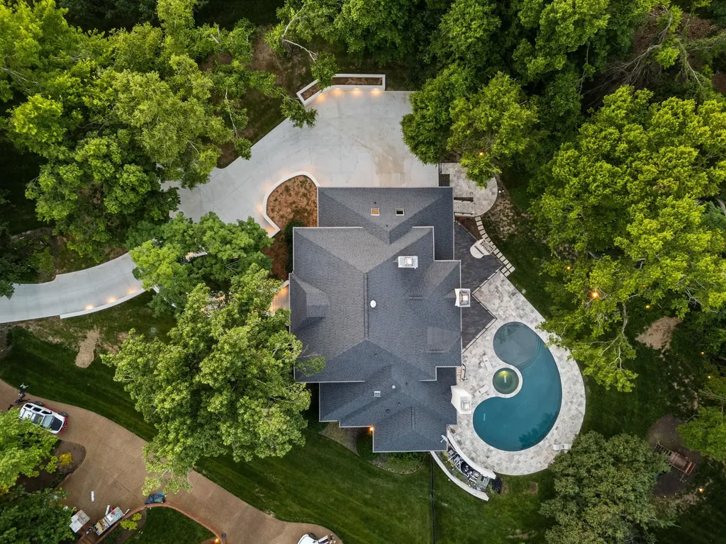 827 Maxwell Court Nashville TN 37220