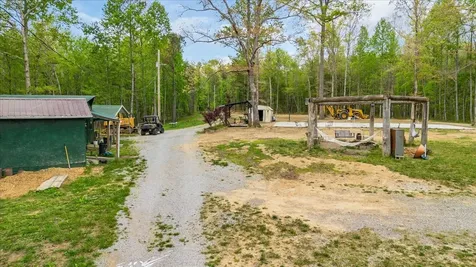 195 Roddy Springs Road Tracy City TN 37387