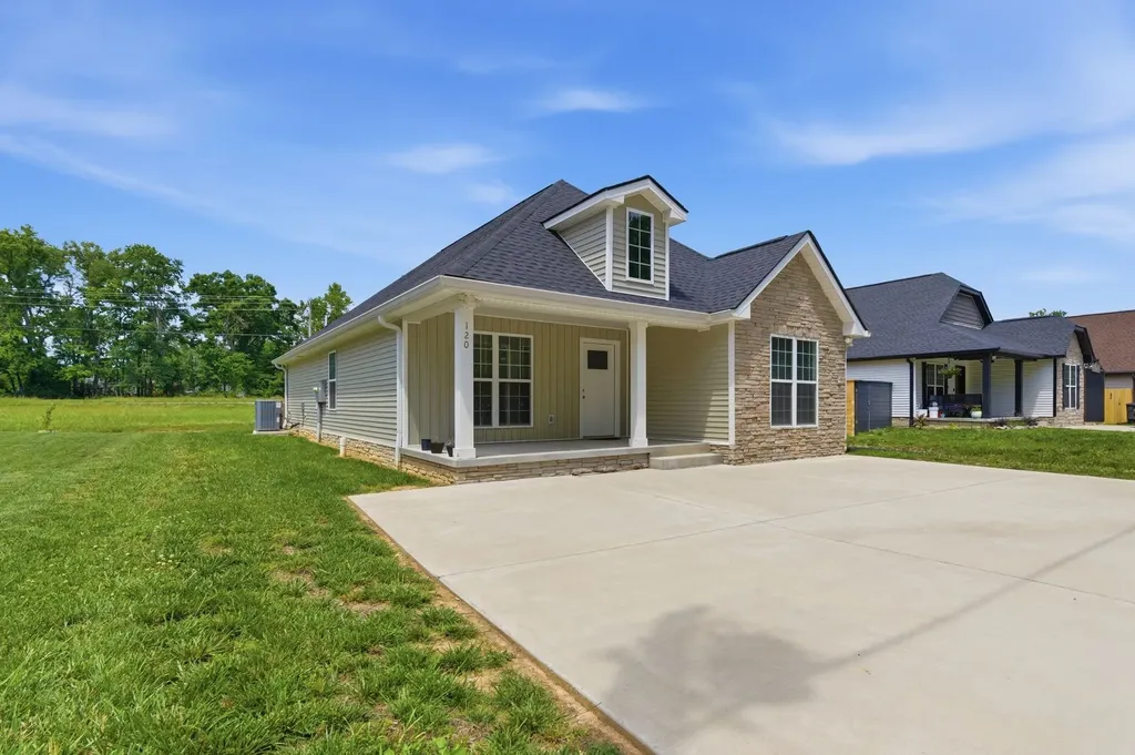 120 Mazie Drive Lafayette TN 37083