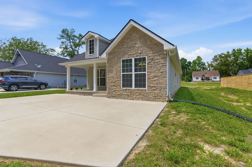 120 Mazie Drive Lafayette TN 37083