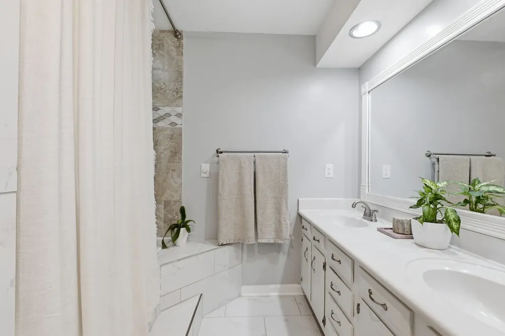 5424 Village Way Nashville TN 37211