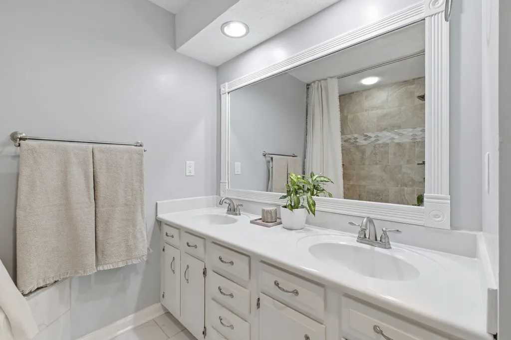 5424 Village Way Nashville TN 37211