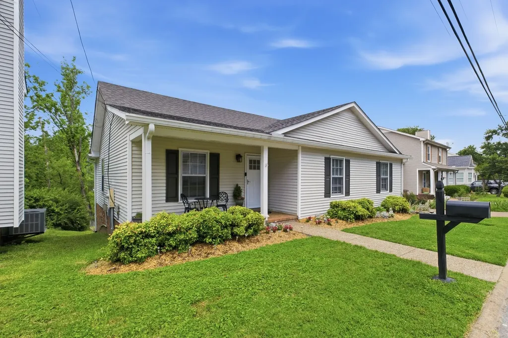 5424 Village Way Nashville TN 37211