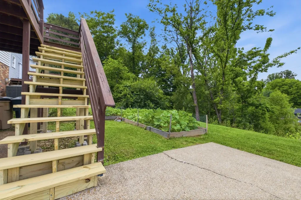 5424 Village Way Nashville TN 37211