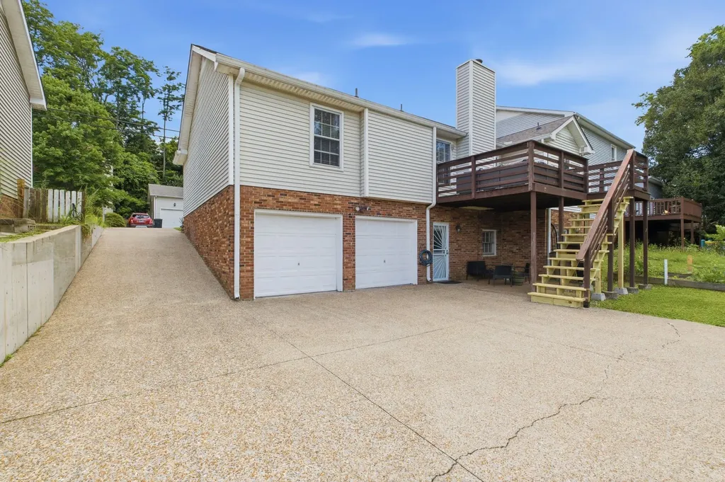 5424 Village Way Nashville TN 37211