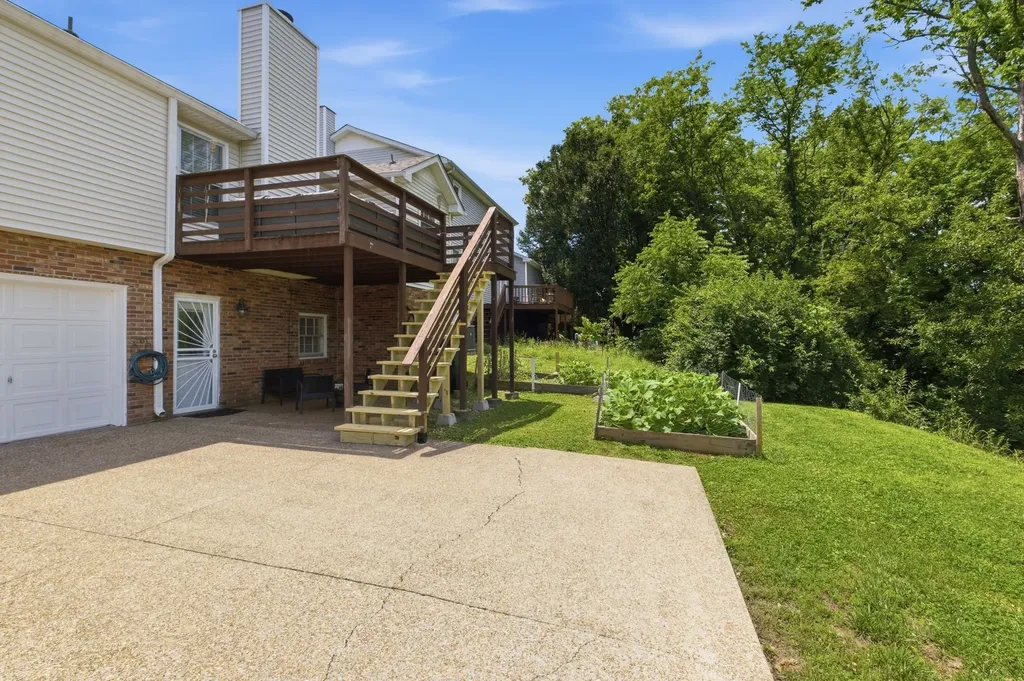 5424 Village Way Nashville TN 37211
