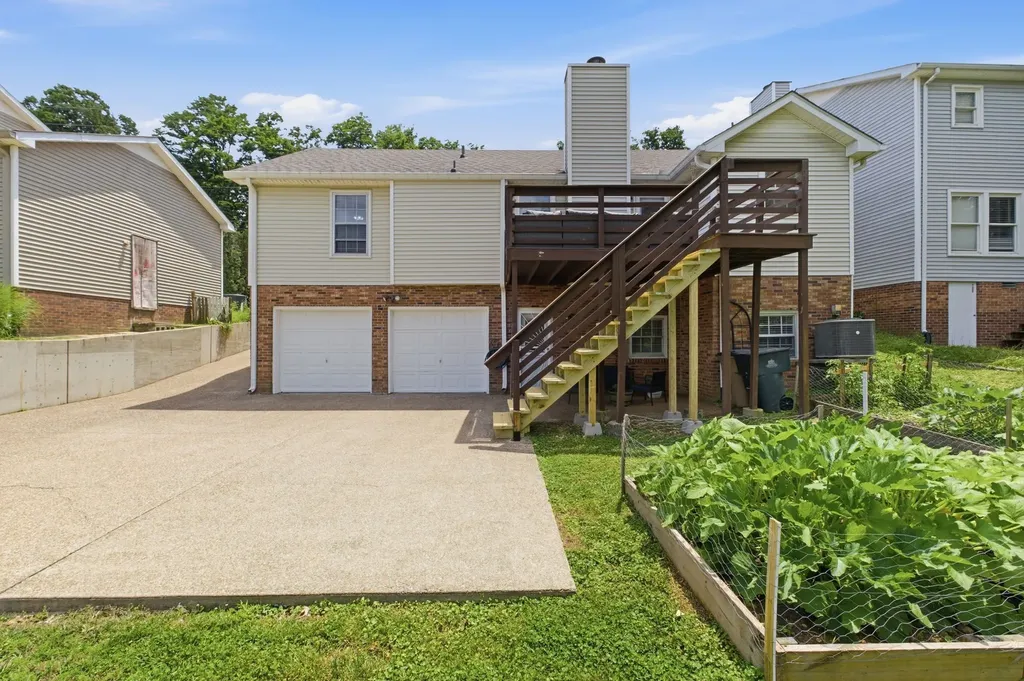 5424 Village Way Nashville TN 37211