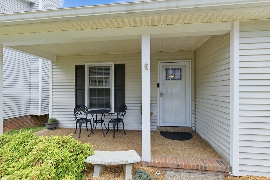 5424 Village Way Nashville TN 37211