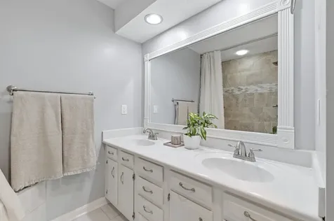5424 Village Way Nashville TN 37211